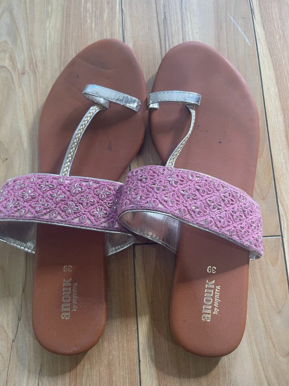 Anouk by Myntra Women's Pink Embroidered Toe Ring Sandals Size EU 39 / US 8.5 Bo